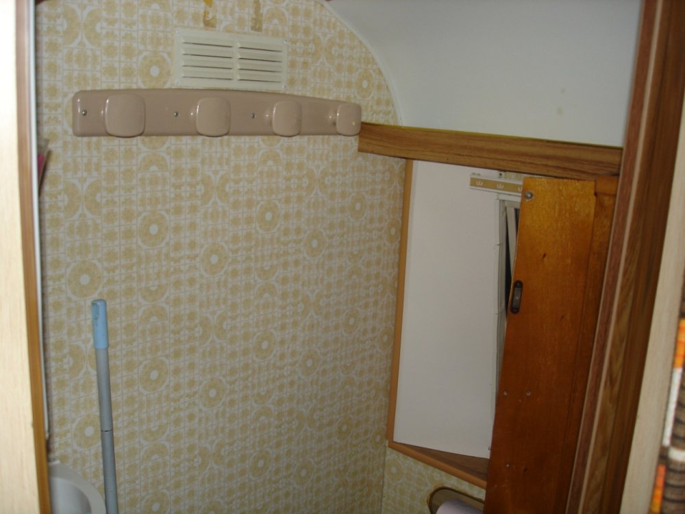 1476617450_cabinet_de_toilette3.jpg