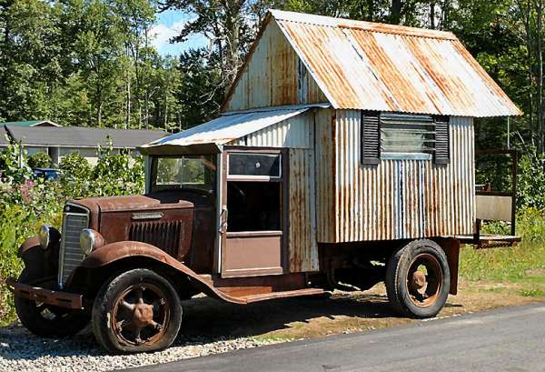 1435127237_camping-car-fait-maison.jpg