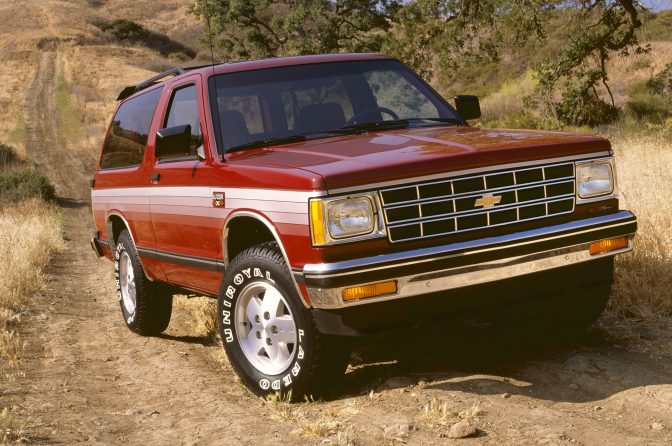 1586073064_chevrolet-s10-blazer-1984-672x446.jpg