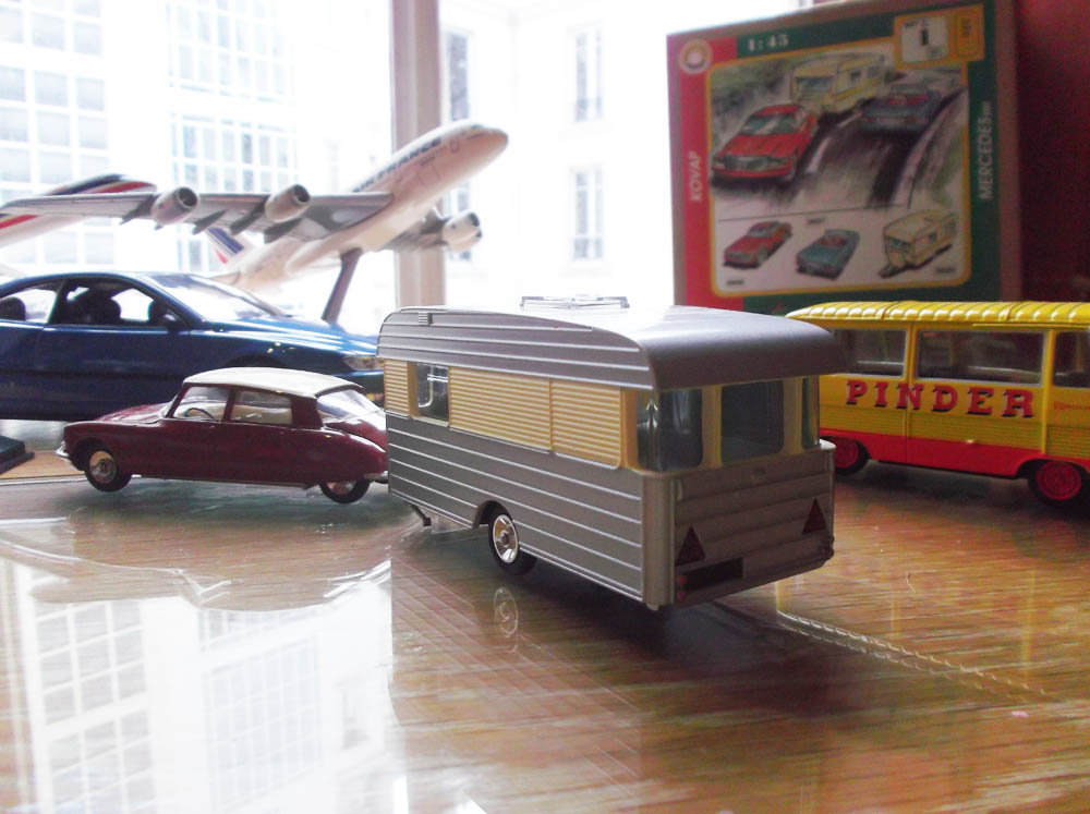 CARAVANE DIGUE BARONETTE GT 1970 AUTORECLAME 1/43°