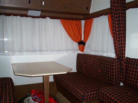 22-02-2012_17h56m20_p-dinette.JPG