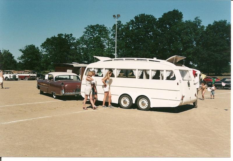 25-02-2012_19h12m46_redim_expo_St_Armel_1996,_Cadillac_attelee.jpg