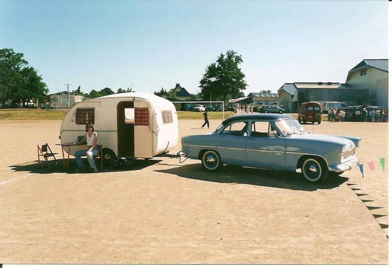 25-02-2012_19h13m59_redim_expo_St_Armel_1996,_Simca_Ariane_attelee.jpg