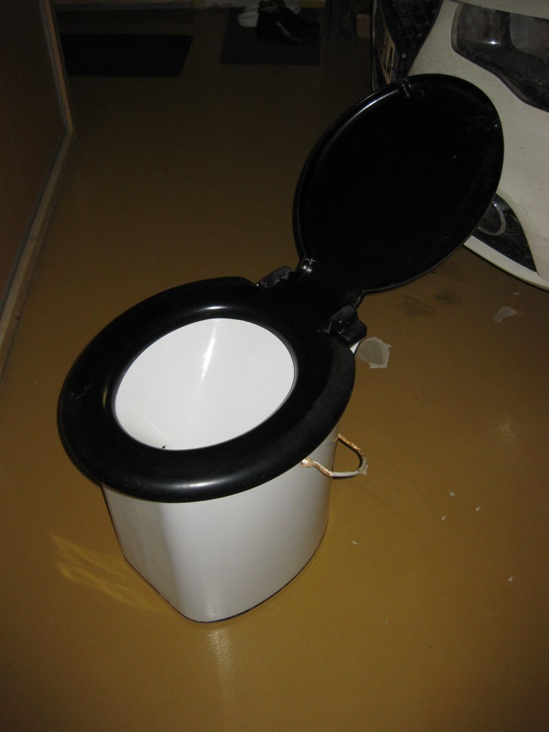 1362939853_wc_chimique_004.jpg